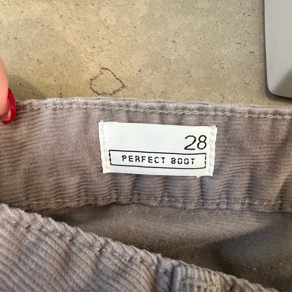 Woman’s perfect boot gap light gray corduroy size 29 boot opening 9 inches